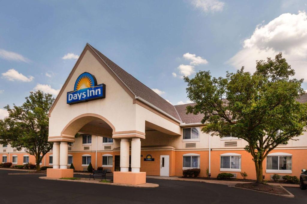 Days Inn by Wyndham Milan Sandusky South Main image 1